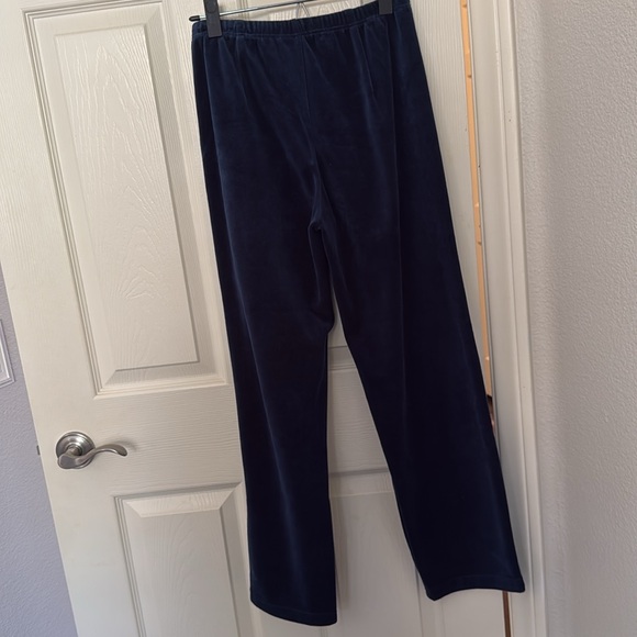 Women’s XS navy blue velour lounge pants with elastic waste. - Picture 2 of 5
